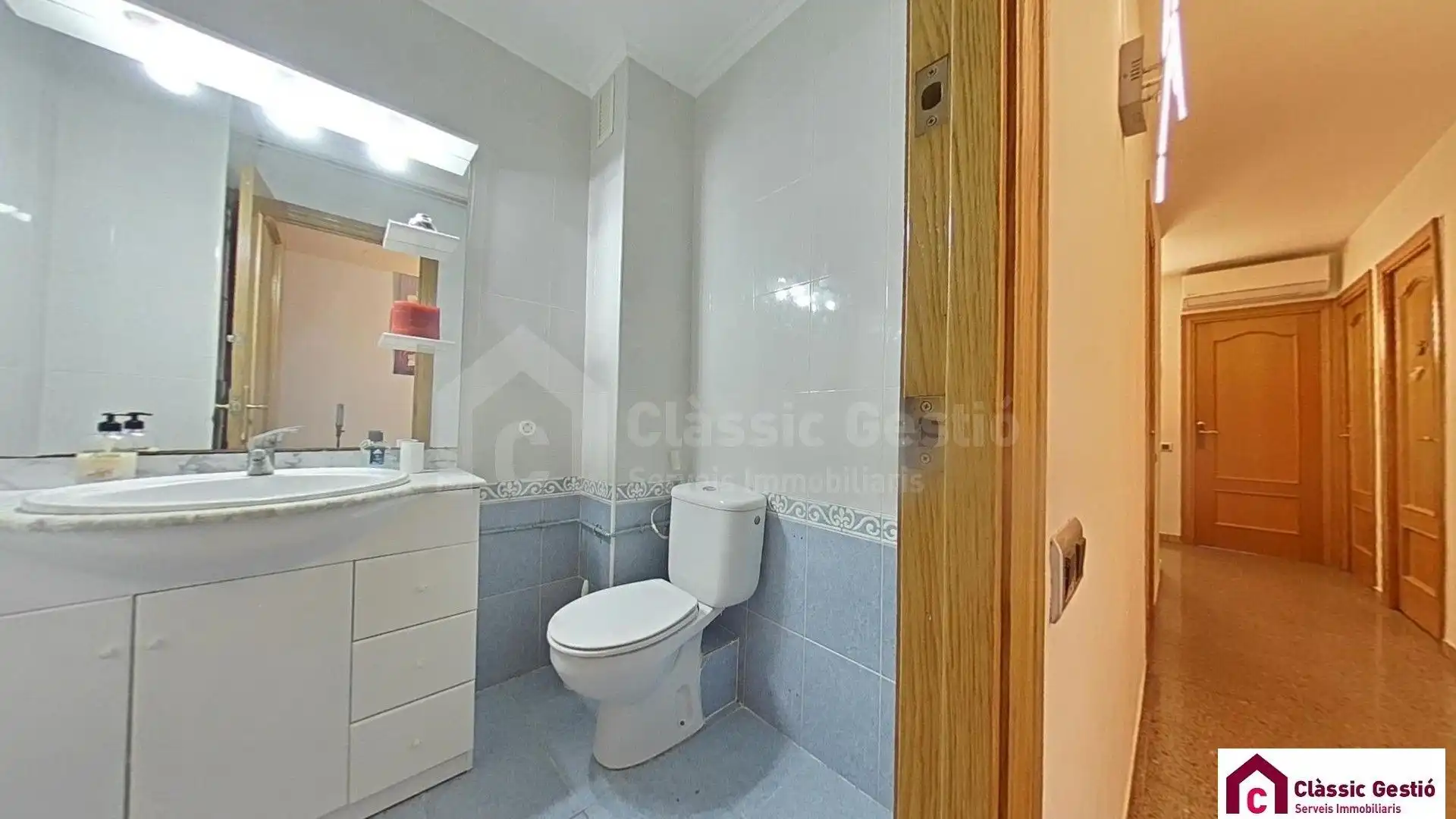 Baño de Piso en venta en Terrassa con Aire acondicionado y Calefacción