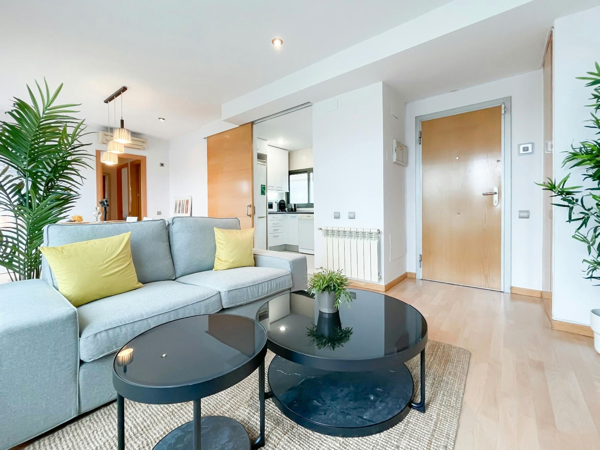 Sala de estar de Piso de alquiler en  Madrid Capital con Aire acondicionado, Calefacción y Amueblado