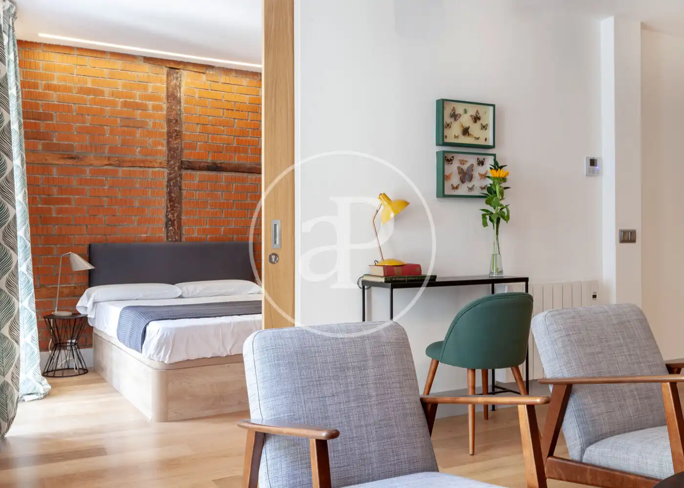 Flat for rent in Calle de Sta. María, Cortes - Huertas