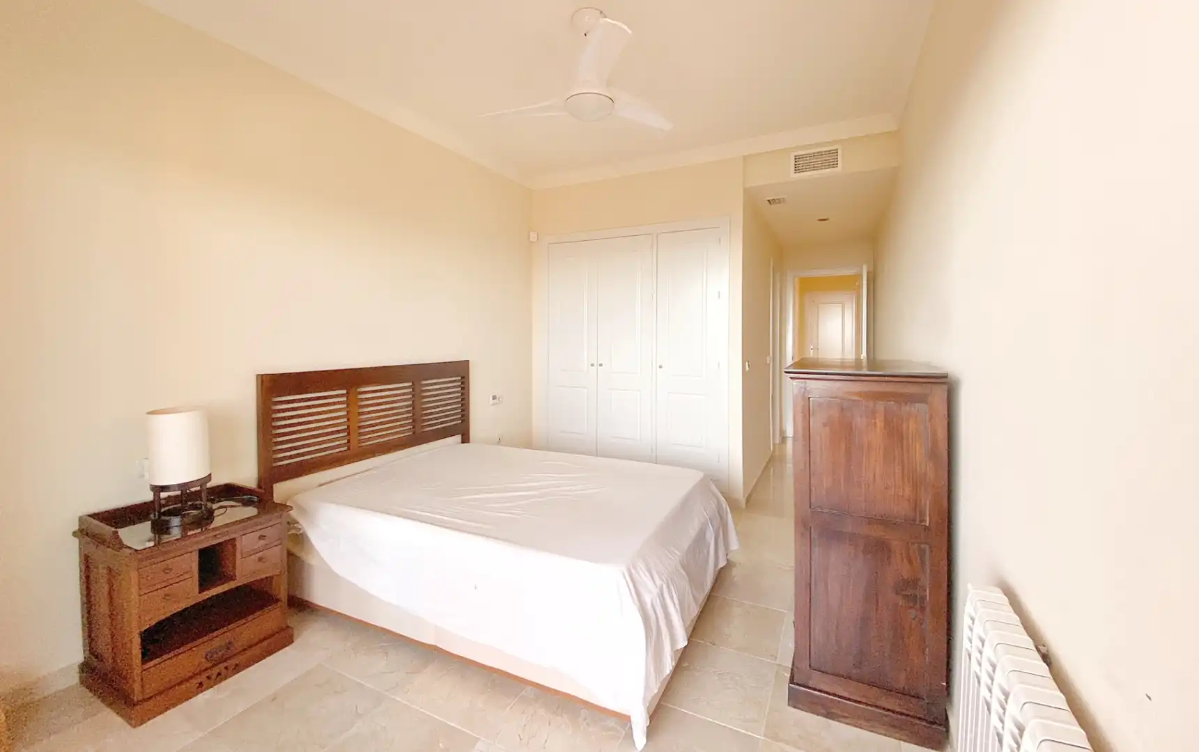 Habitación de Ático en venta en Marbella con Aire acondicionado, Terraza y Trastero