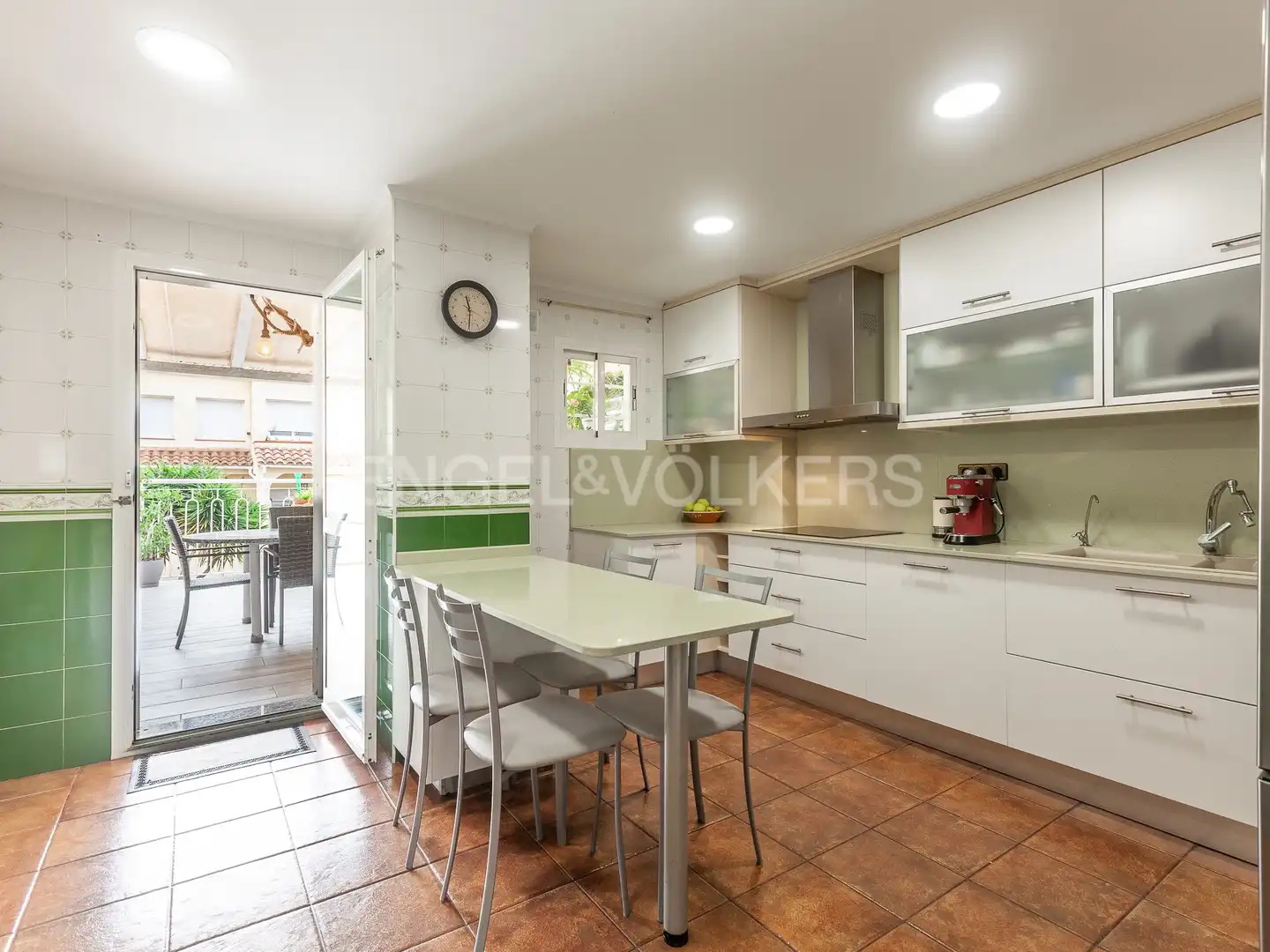 Cocina de Casa adosada en venta en Pineda de Mar con Aire acondicionado, Calefacción y Terraza