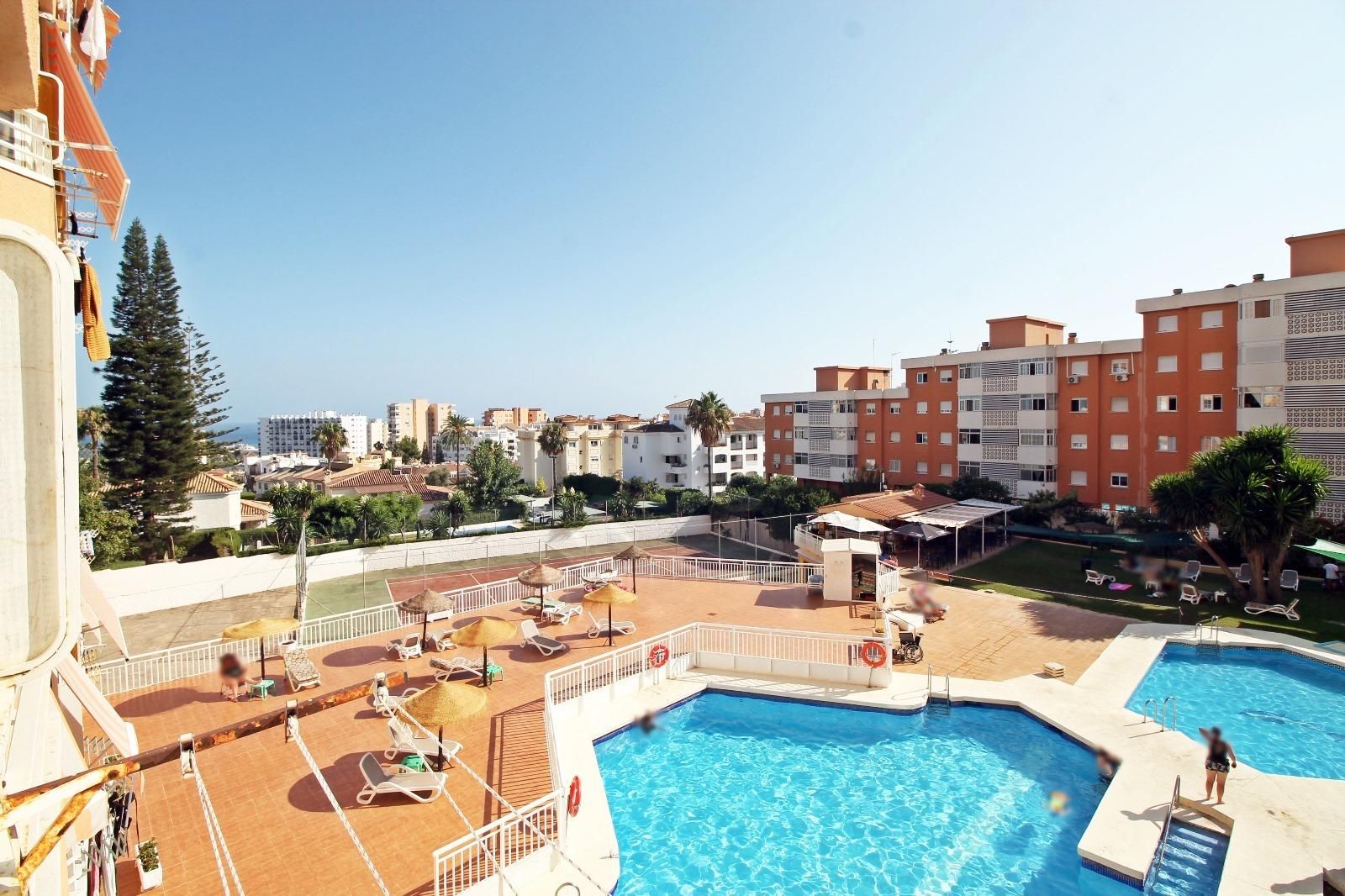 Apartamento en venta en Avenida BENALMADENA, El Pinillo