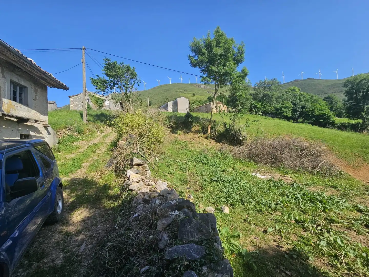 Country house zum Verkauf in Belmonte de Miranda mit Privatgarten und Abstellraum