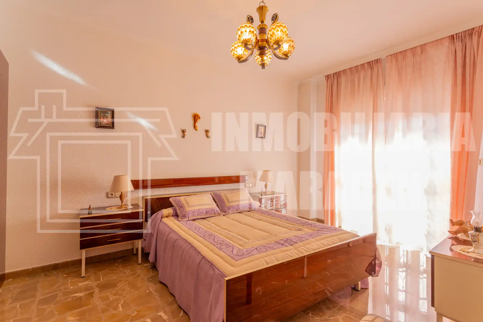 Bedroom of Houses for sale in Granada  with Air Conditioner, Terrace and Oven