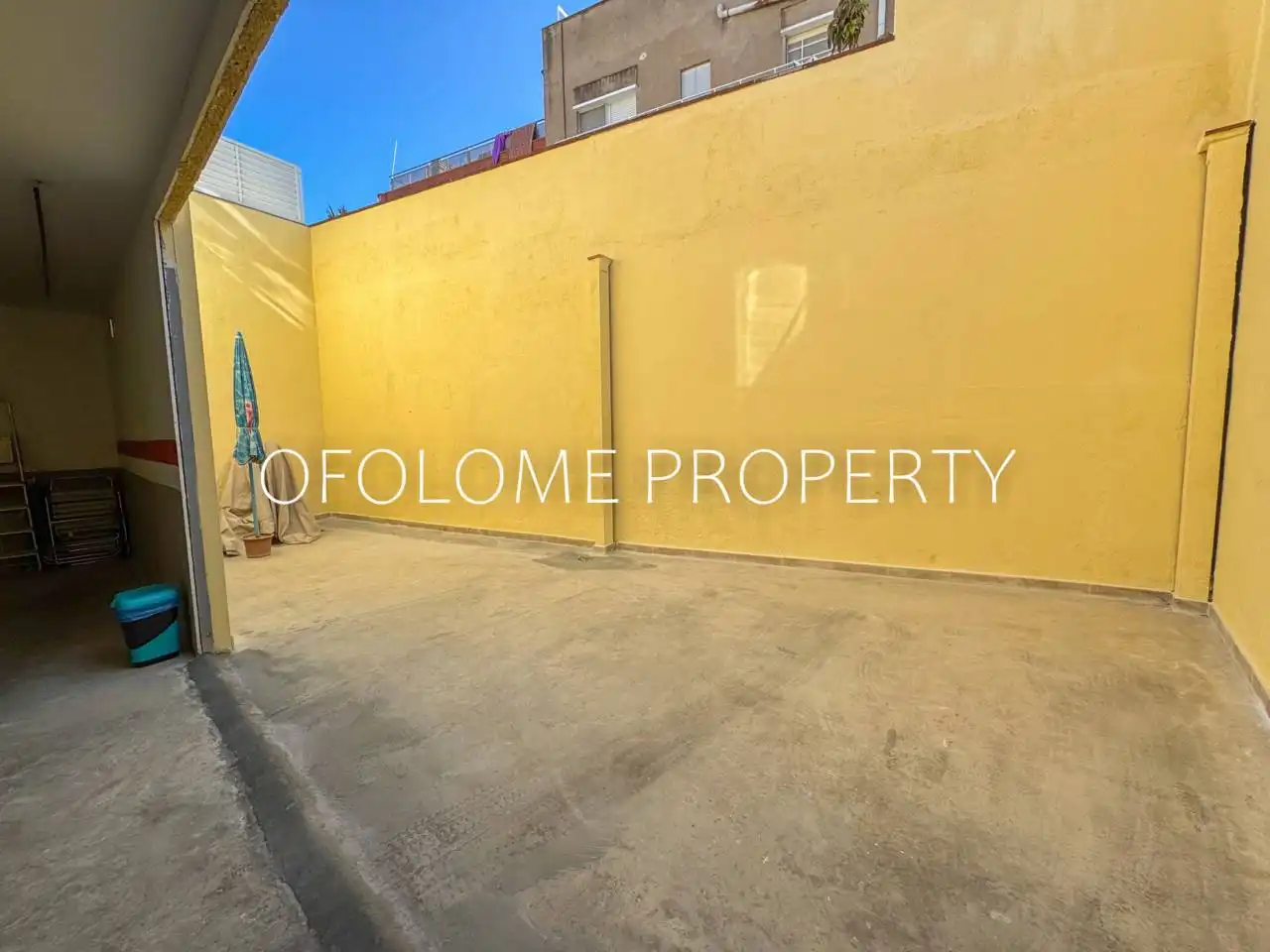 Vista exterior de Edificio en venta en Sabadell