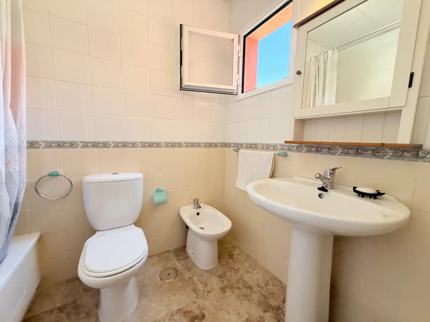 Casa adosada en venta en Calle las Marismas, Salteras