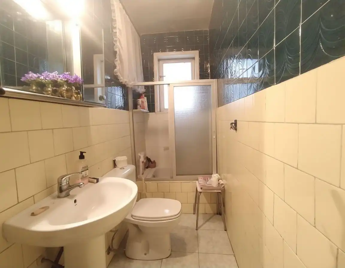 Badezimmer von Einfamilien-Reihenhaus zum Verkauf in Trujillo mit Terrasse und Balkon