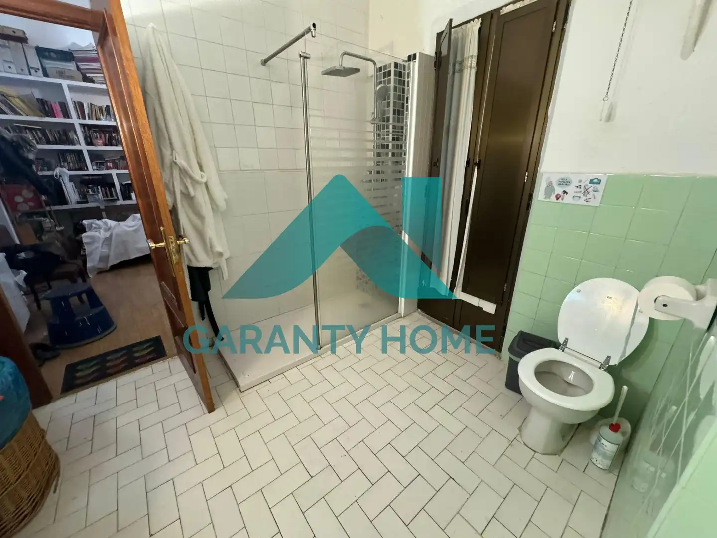 Bathroom of Buildings for sale in Cáceres