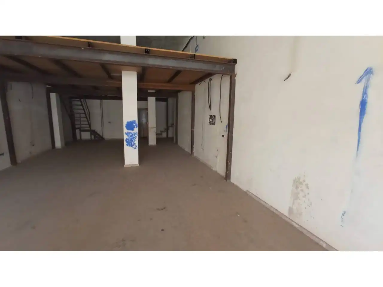 Local comercial en alquiler en Calle Pi y Margall, imagen 2