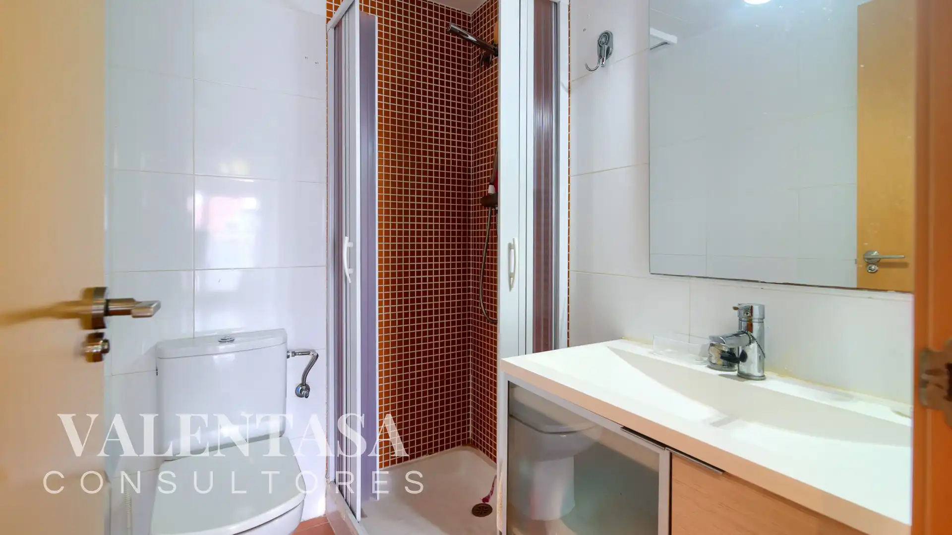 Baño de Piso en venta en La Pobla de Farnals con Aire acondicionado, Jardín privado y Terraza