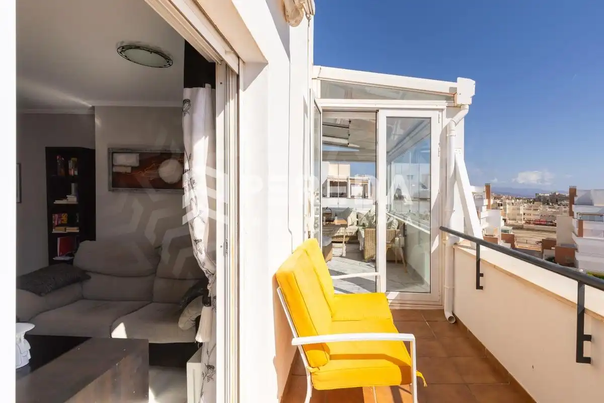 Terrasse von Dachboden zum Verkauf in Roquetas de Mar mit Privatgarten, Terrasse und Abstellraum