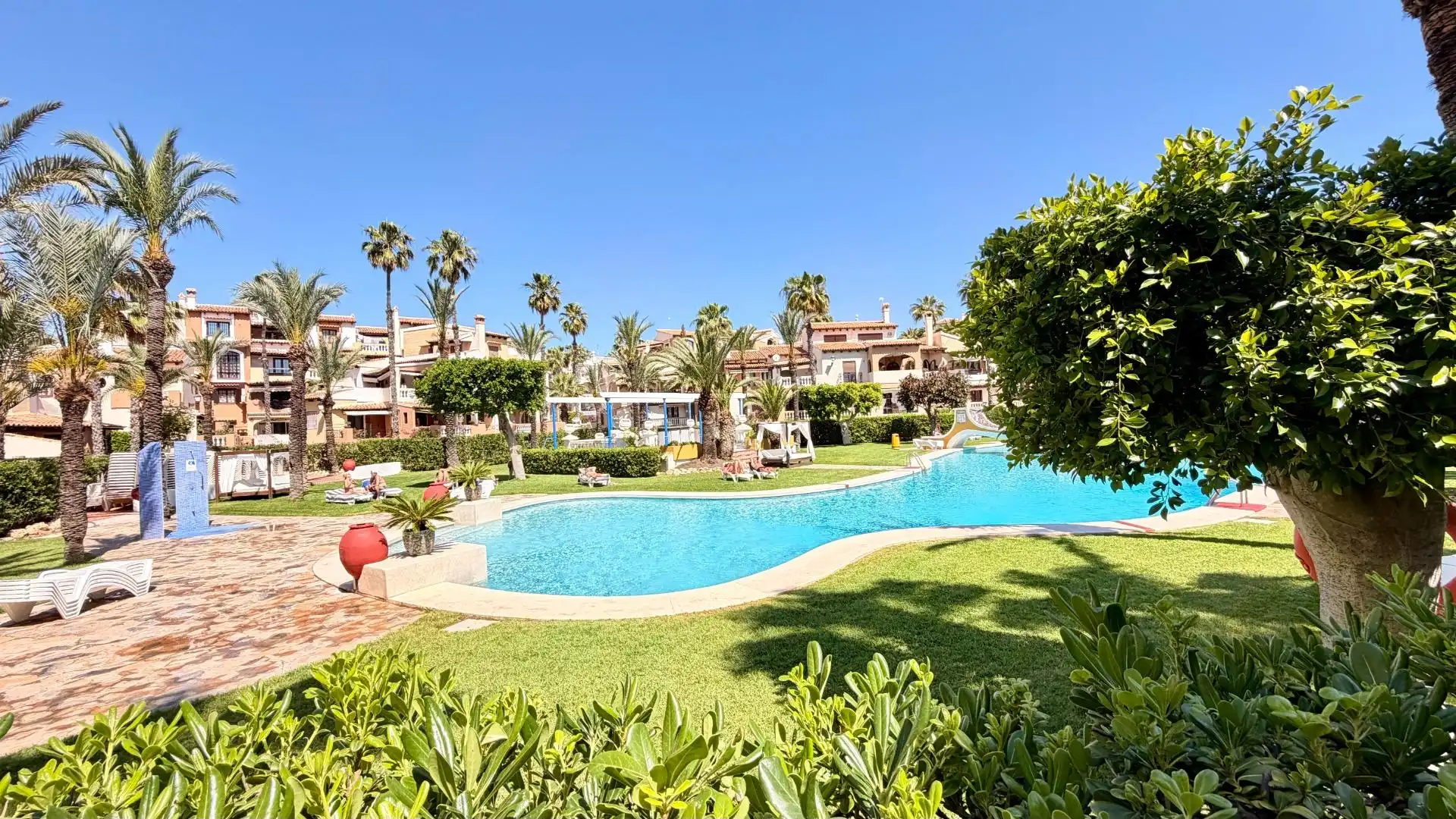 Jardín de Apartamento en venta en Torrevieja con Aire acondicionado, Terraza y Amueblado