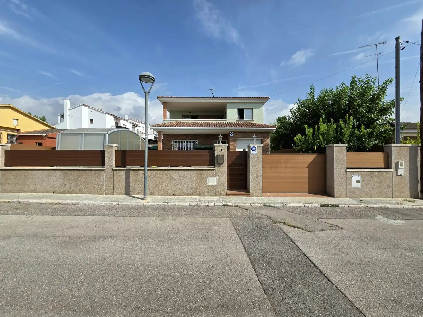 Exterior view of Houses for sale in Cunit  with Community pool