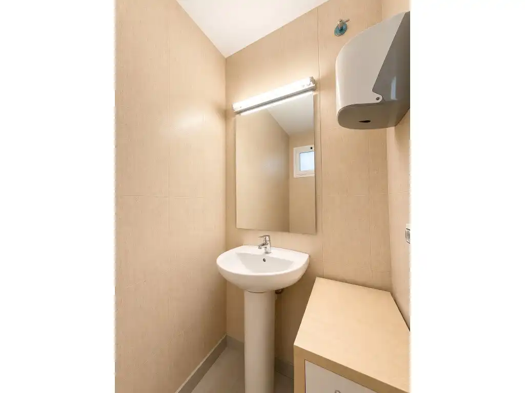 Badezimmer von Geschaftsraum zur Miete in Girona
