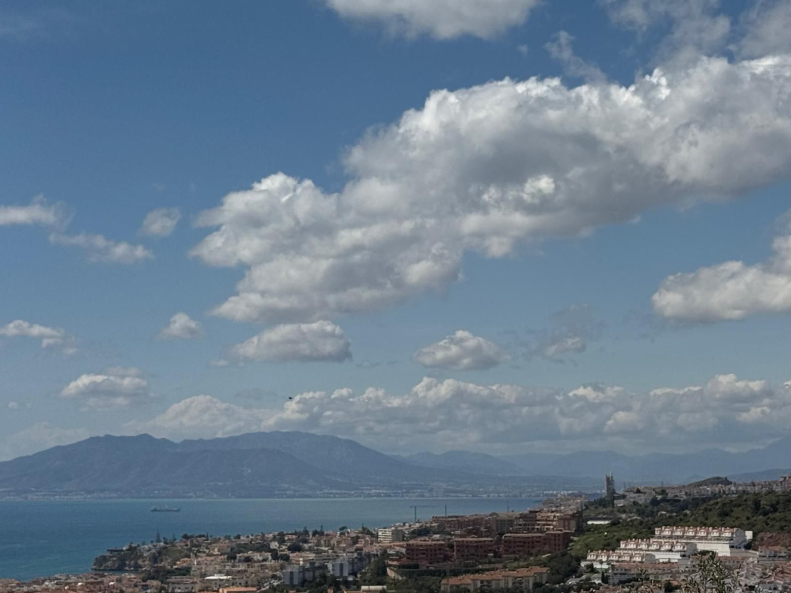 Vista exterior de Apartament en venda en Rincón de la Victoria amb Aire condicionat, Calefacció i Jardí privat