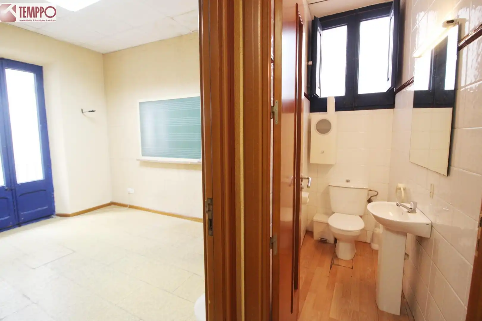 Casa adosada en venta en Carrer MURALLA, Centre