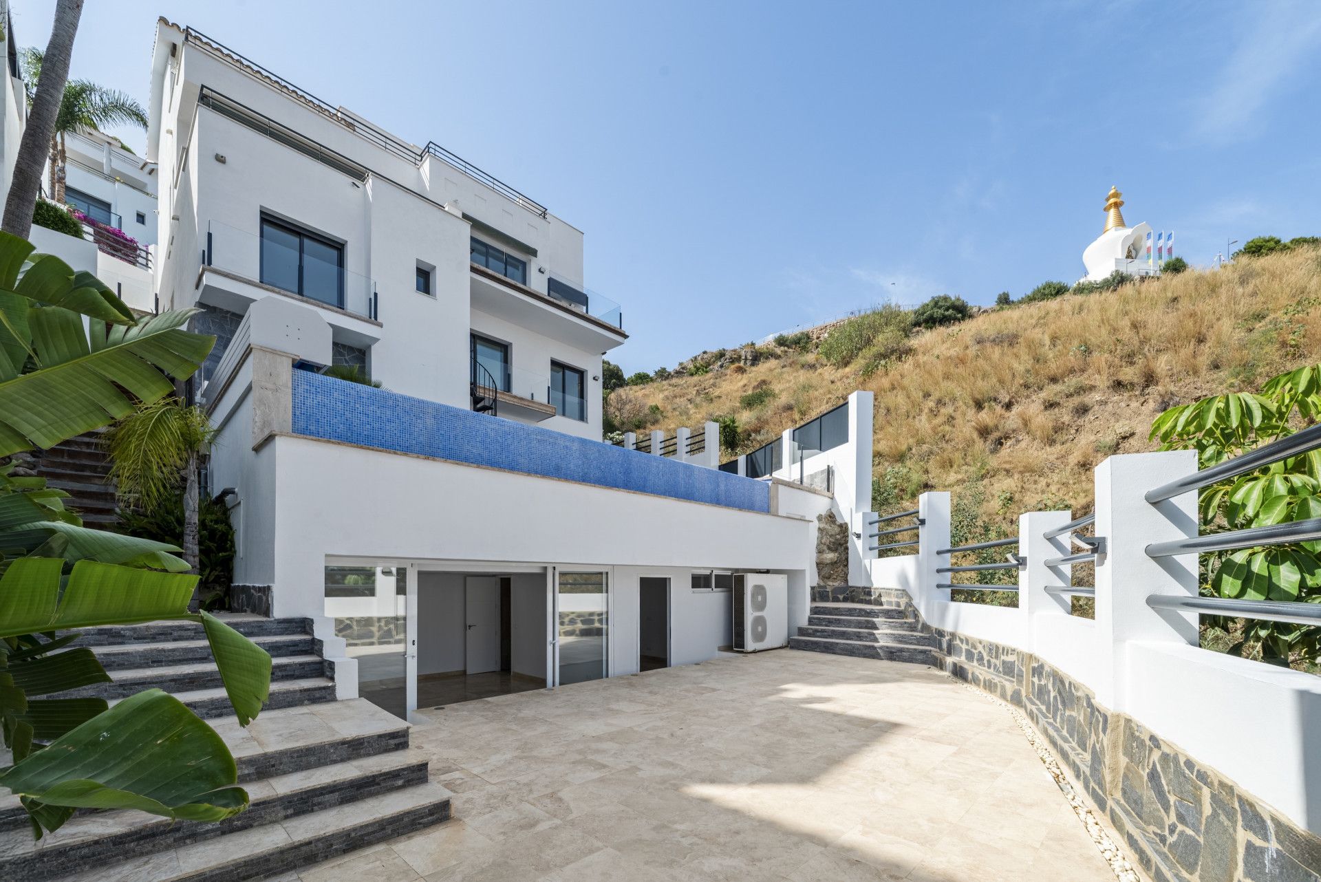Exterior view of House or chalet for sale in Benalmádena  with Air Conditioner, Private garden and Terrace