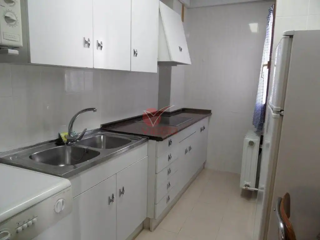 Cuina de Pis de lloguer en Cuenca amb Calefacció i Moblat