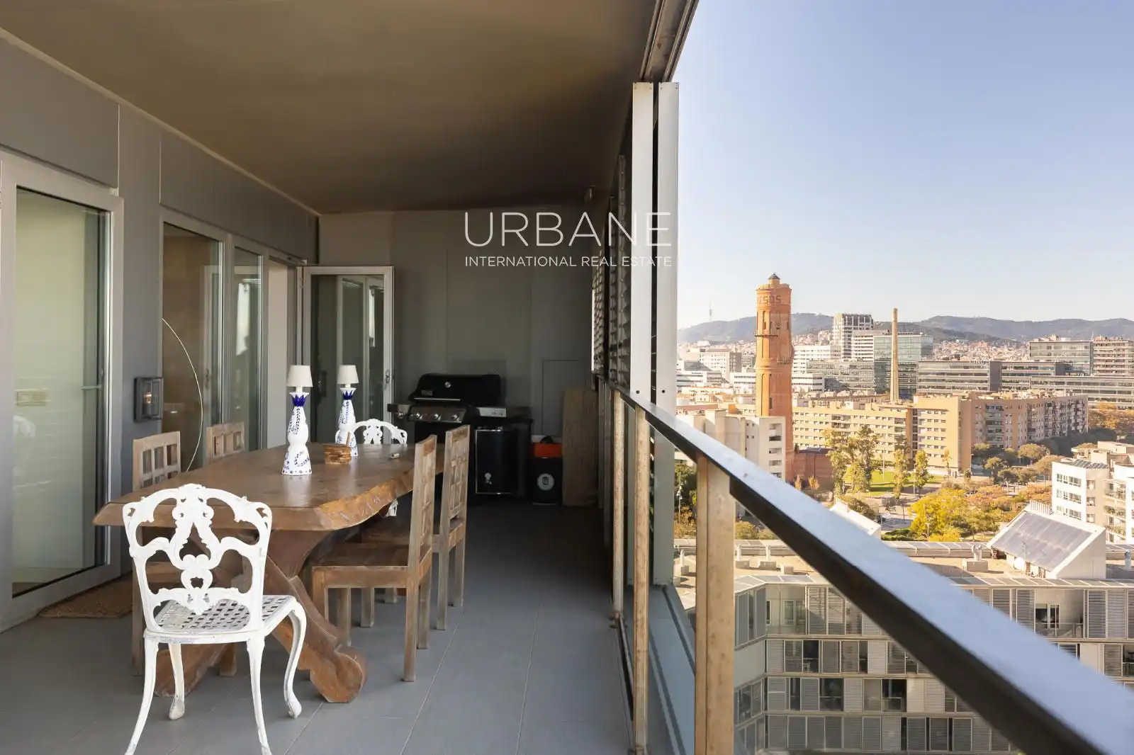 Terraza de Ático de alquiler en Barcelona con Aire acondicionado, Calefacción y Amueblado