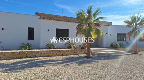 Excepcional Moderna Villa de lujo en El Planet, Altea con vistas panorámicas al mar y montañas.