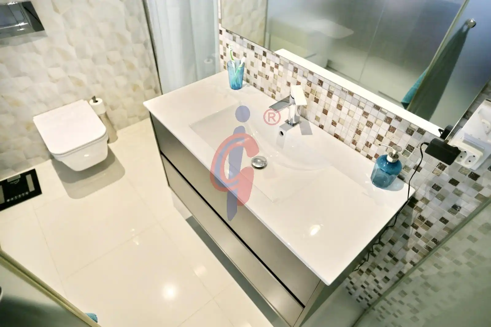 Baño de Apartamento en venta en Guardamar del Segura con Aire acondicionado, Jardín privado y Terraza