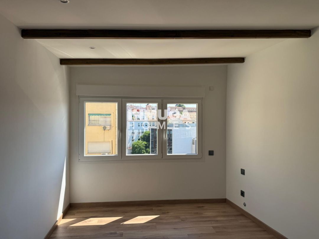 Bedroom of Flat for sale in  Madrid Capital  with Air Conditioner, Heating and Terrace