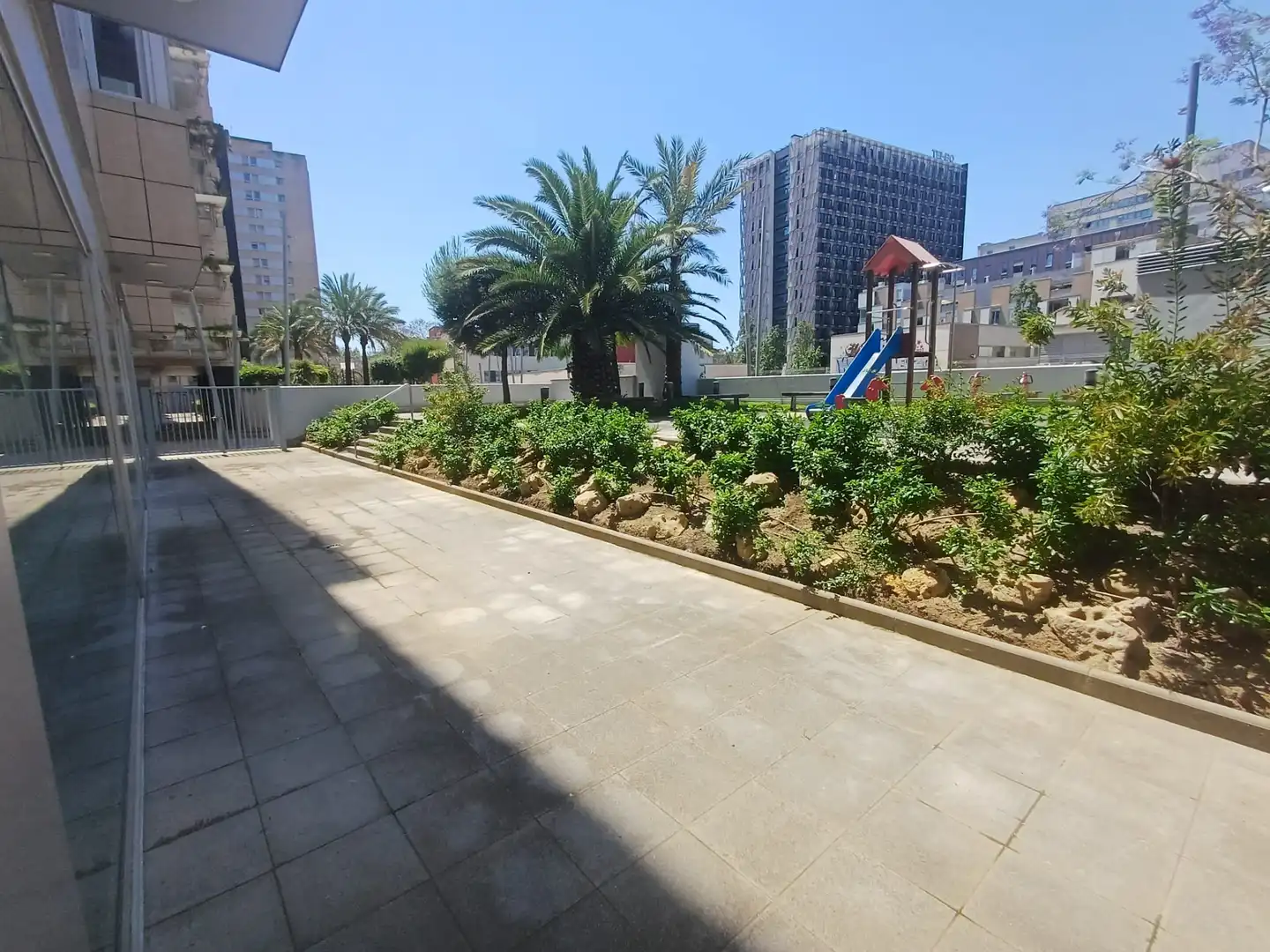 Terraza de Piso en venta en Sant Adrià de Besòs con Aire acondicionado, Calefacción y Jardín privado