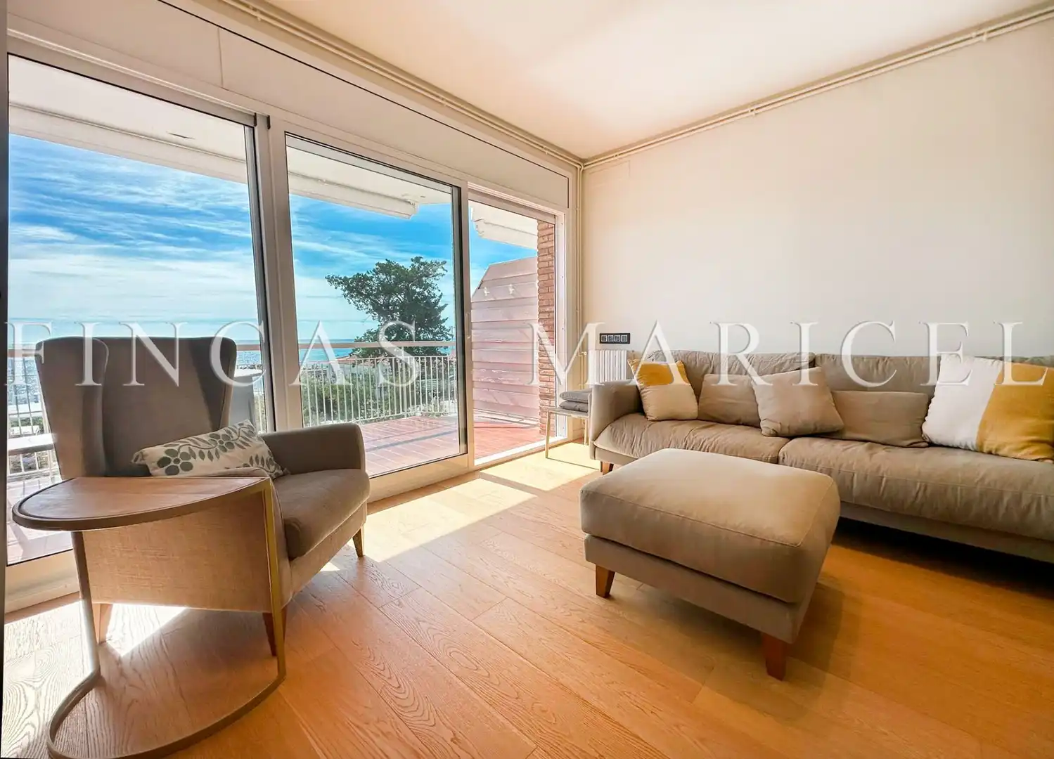 Terraza de Piso en venta en Can Girona - Terramar - Vinyet