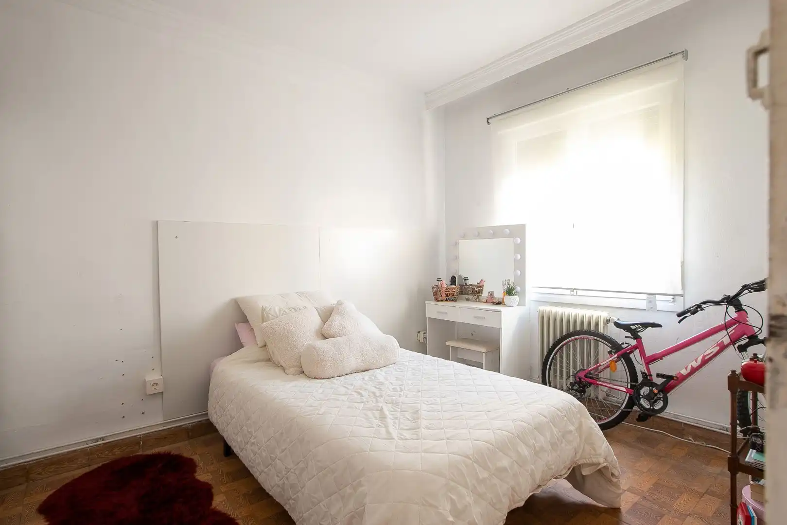 Bedroom of Flat for sale in  Pamplona / Iruña  with Heating, Terrace and Furnished