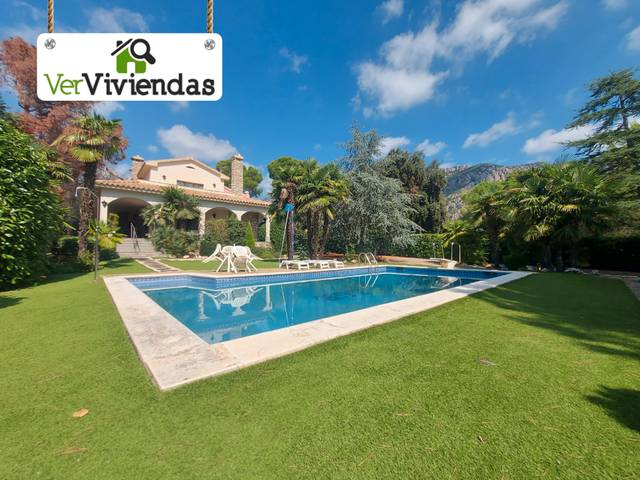 Casa-chalet en Venta en Carrer Portbou, 5 en Collbató