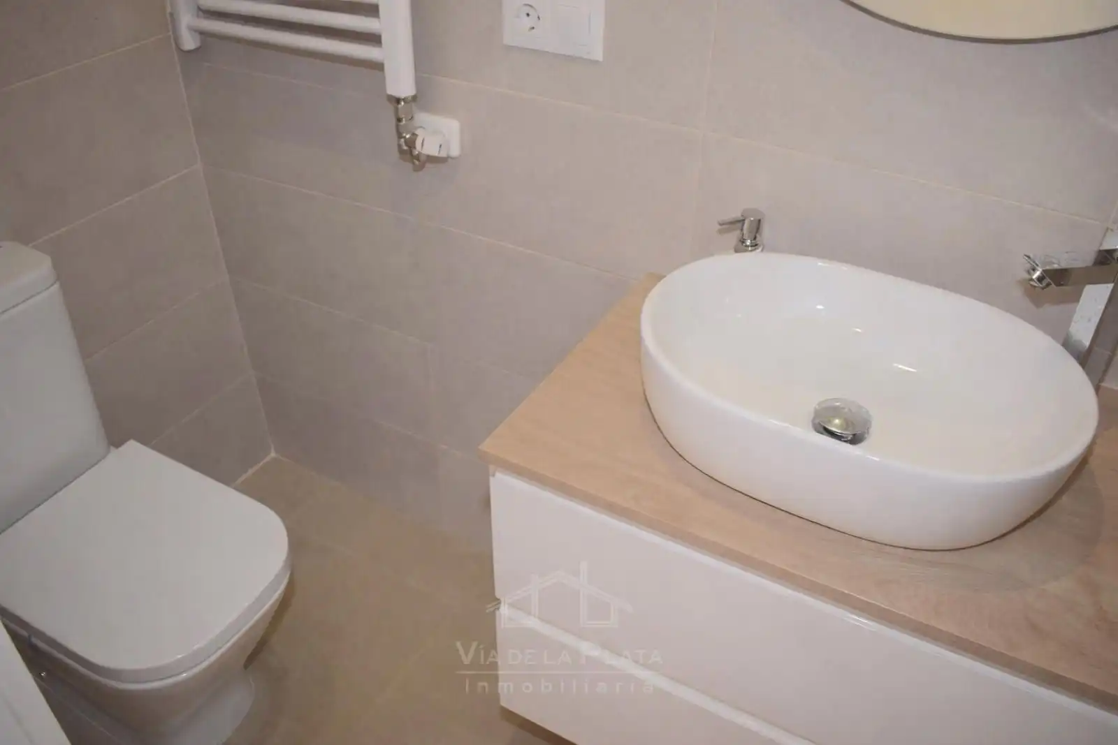 Baño de Ático en venta en Santa Marta de Tormes con Calefacción, Terraza y Piscina