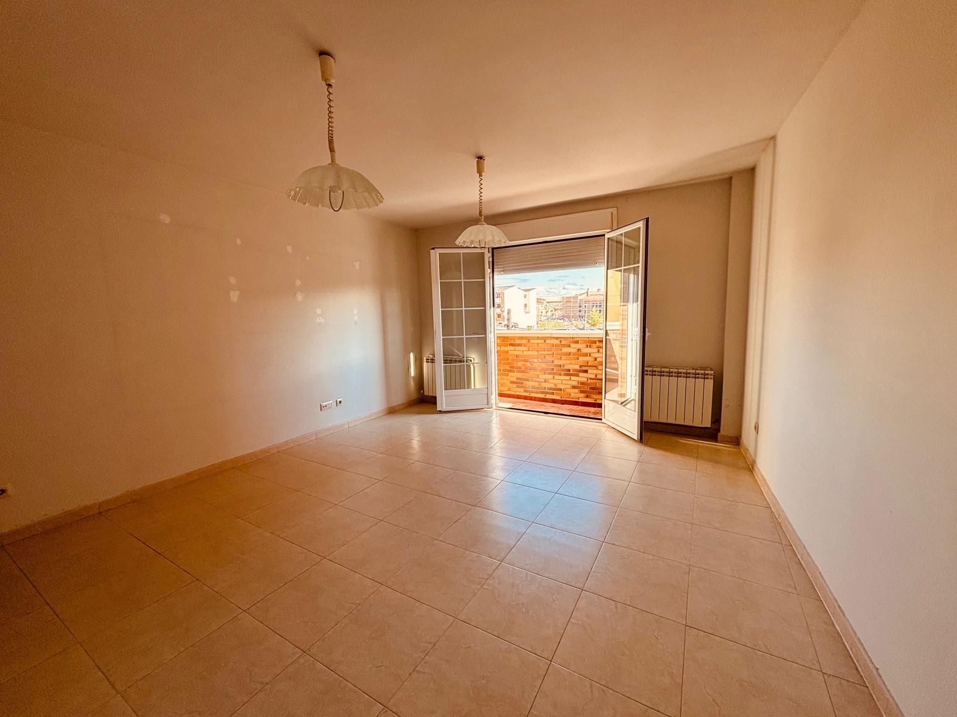Living room of Flat for sale in Yuncos  with Air Conditioner, Heating and Balcony