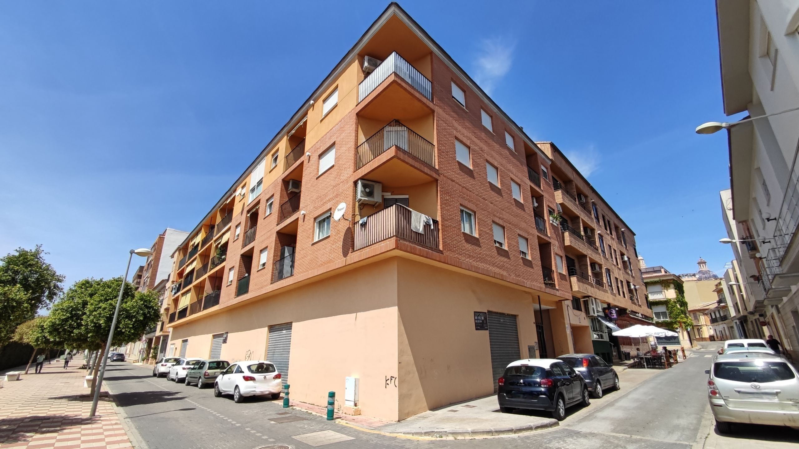 Exterior view of Garage for sale in Cheste