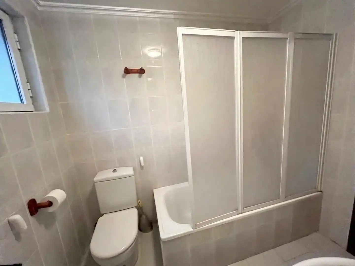 Badezimmer von Wohnung zum Verkauf in Aliaga