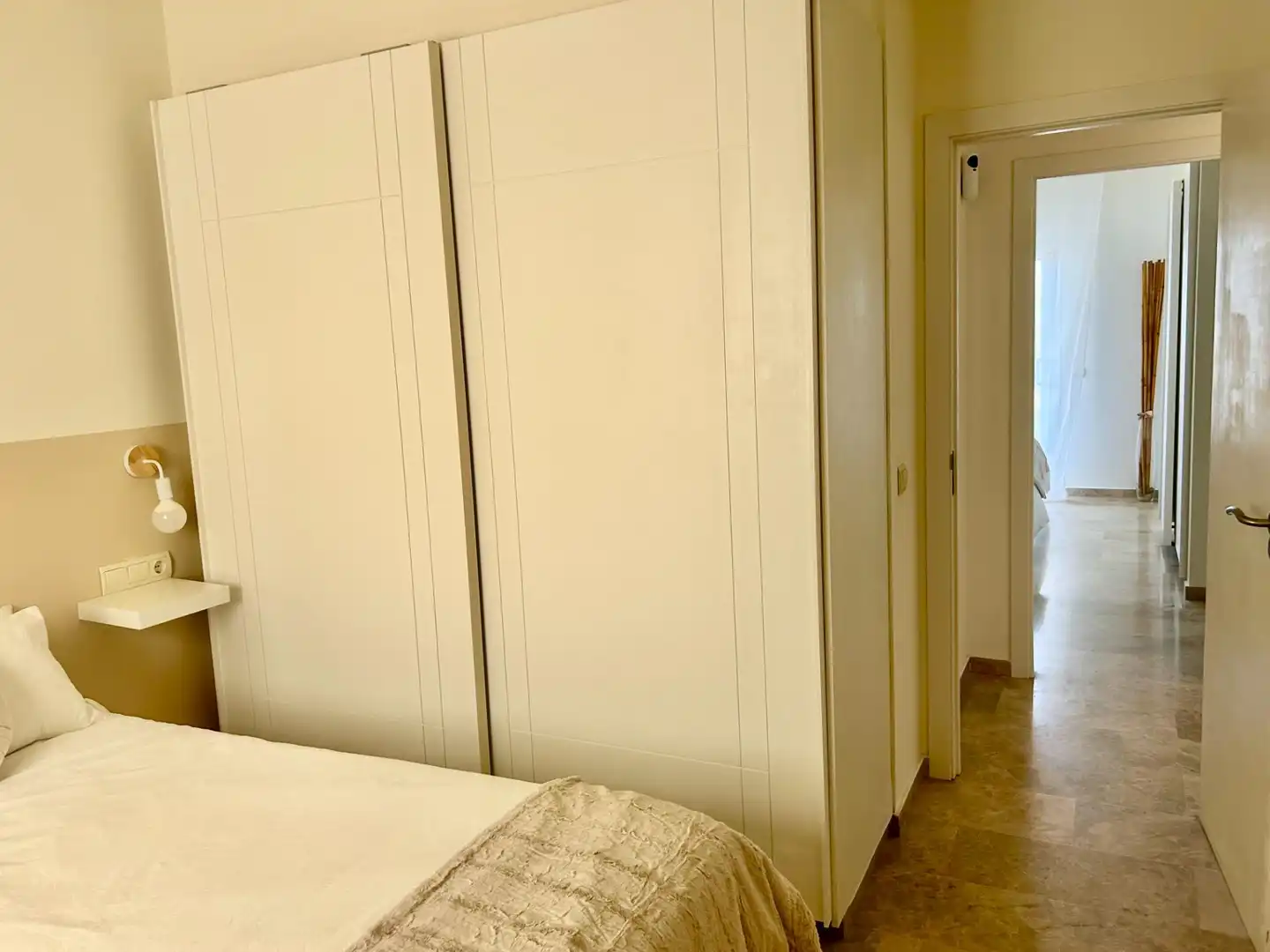 Schlafzimmer von Wohnungen zur Miete in Mijas mit Klimaanlage, Terrasse und Möbliert