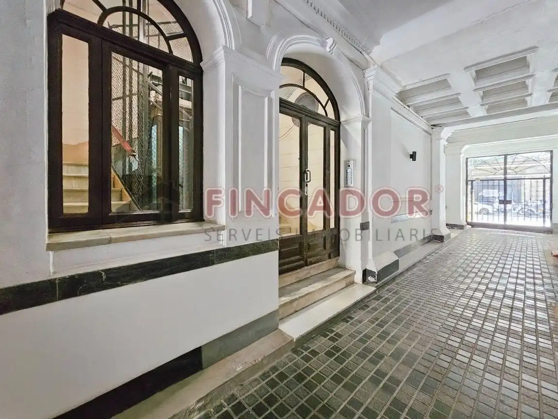 Flat for sale in Barcelona  with Air Conditioner, Heating and Parquet flooring