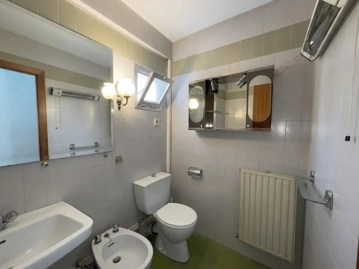 Badezimmer von Wohnung zum Verkauf in Madrid mit Heizung, Terrasse und Möbliert