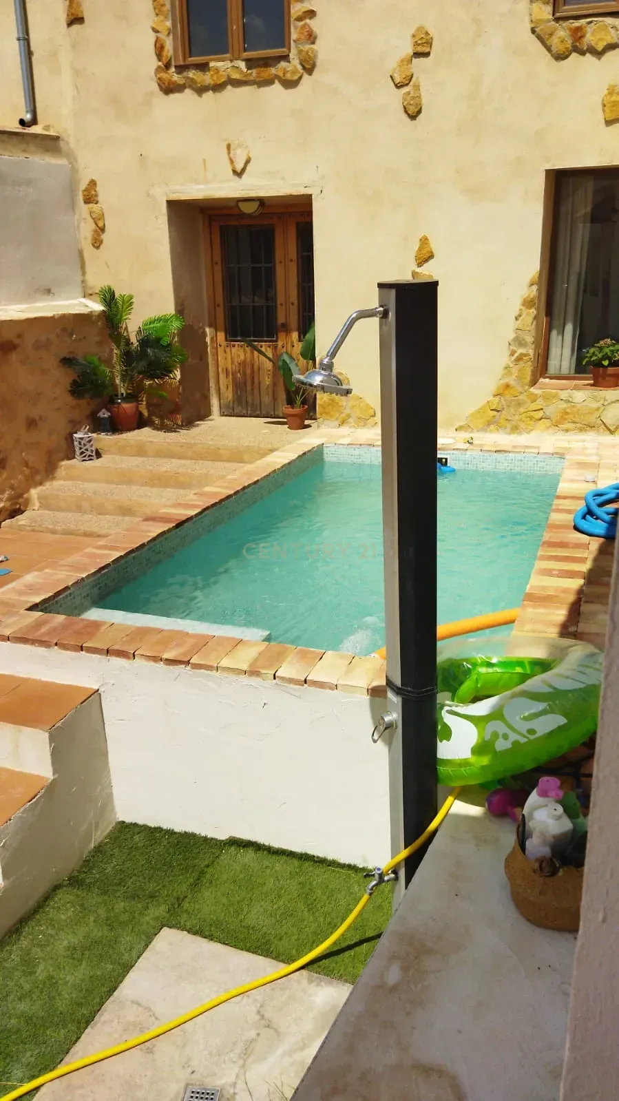 Piscina de Finca rústica en venda en Venta del Moro amb Piscina