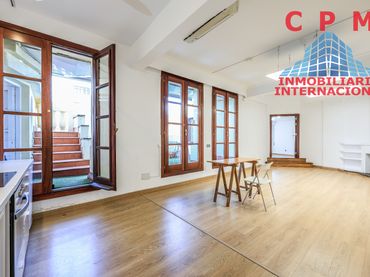 Office space with lift to rent in Centro