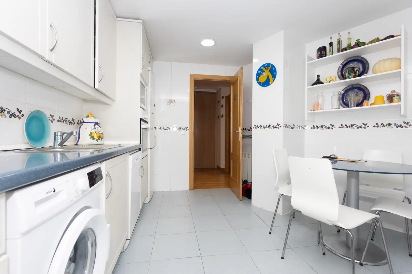 Kitchen of Flat for sale in Majadahonda  with Heating, Terrace and Storage room