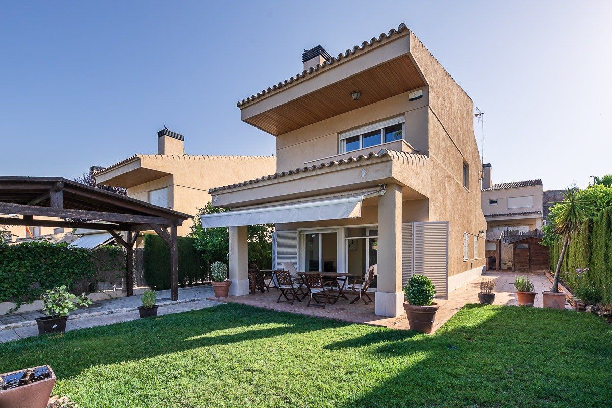 House or chalet to rent in Calle VILLA DE OTURA, 79