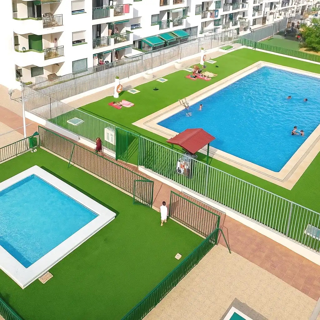 Schwimmbecken von Wohnungen zur Miete in Peñíscola / Peníscola mit Terrasse, Möbliert und Ofen
