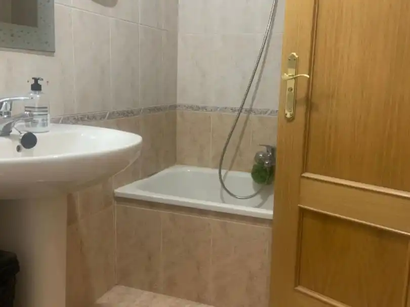 Badezimmer von Wohnung zur Miete in Salamanca Capital