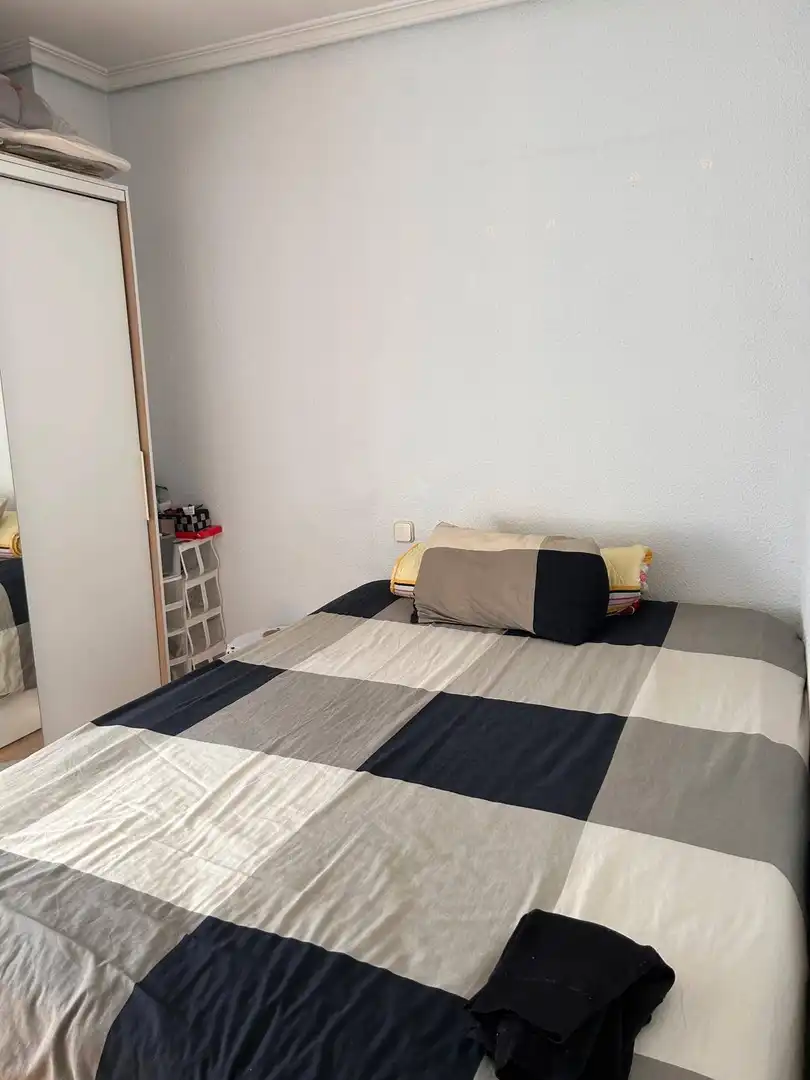 Habitación de Piso en venta en Madrid con Calefacción y Terraza