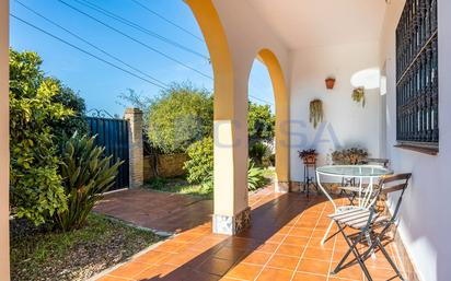 Jardí de Casa o xalet en venda en La Puebla del Río amb Aire condicionat i Piscina