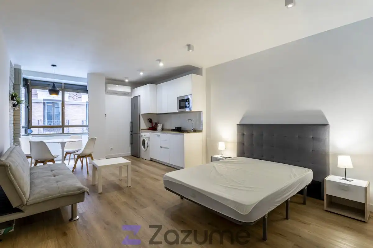 Study for rent in C. de Martín de los Heros, Argüelles