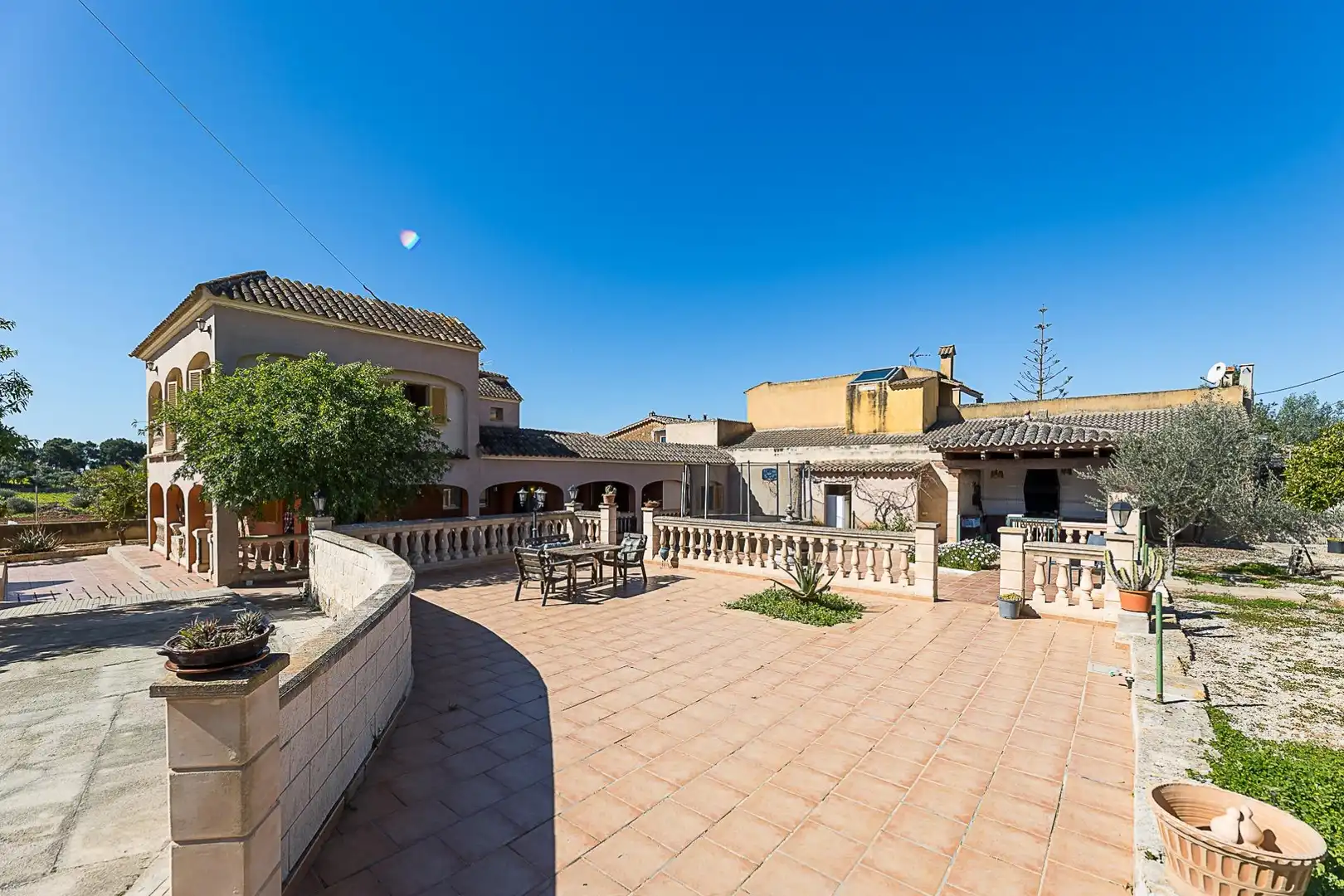 Terrasse von Country house zum Verkauf in  Palma de Mallorca mit Klimaanlage, Heizung und Privatgarten