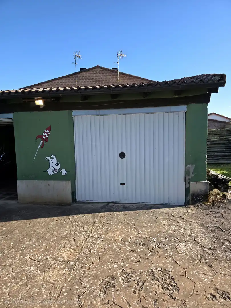 Parking of Houses for sale in Salinas de Pisuerga  with Private garden, Storage room and Swimming Pool