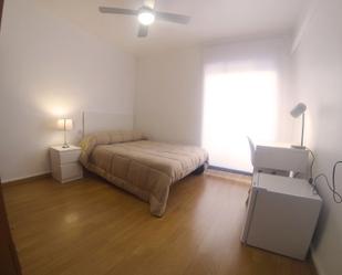 Dormitori de Pis de lloguer en  Murcia Capital amb Aire condicionat i Balcó
