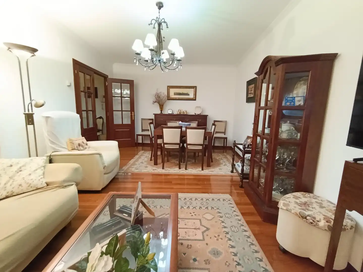Living room of Flat for sale in Pontevedra Capital   with Heating, Parquet flooring and Furnished